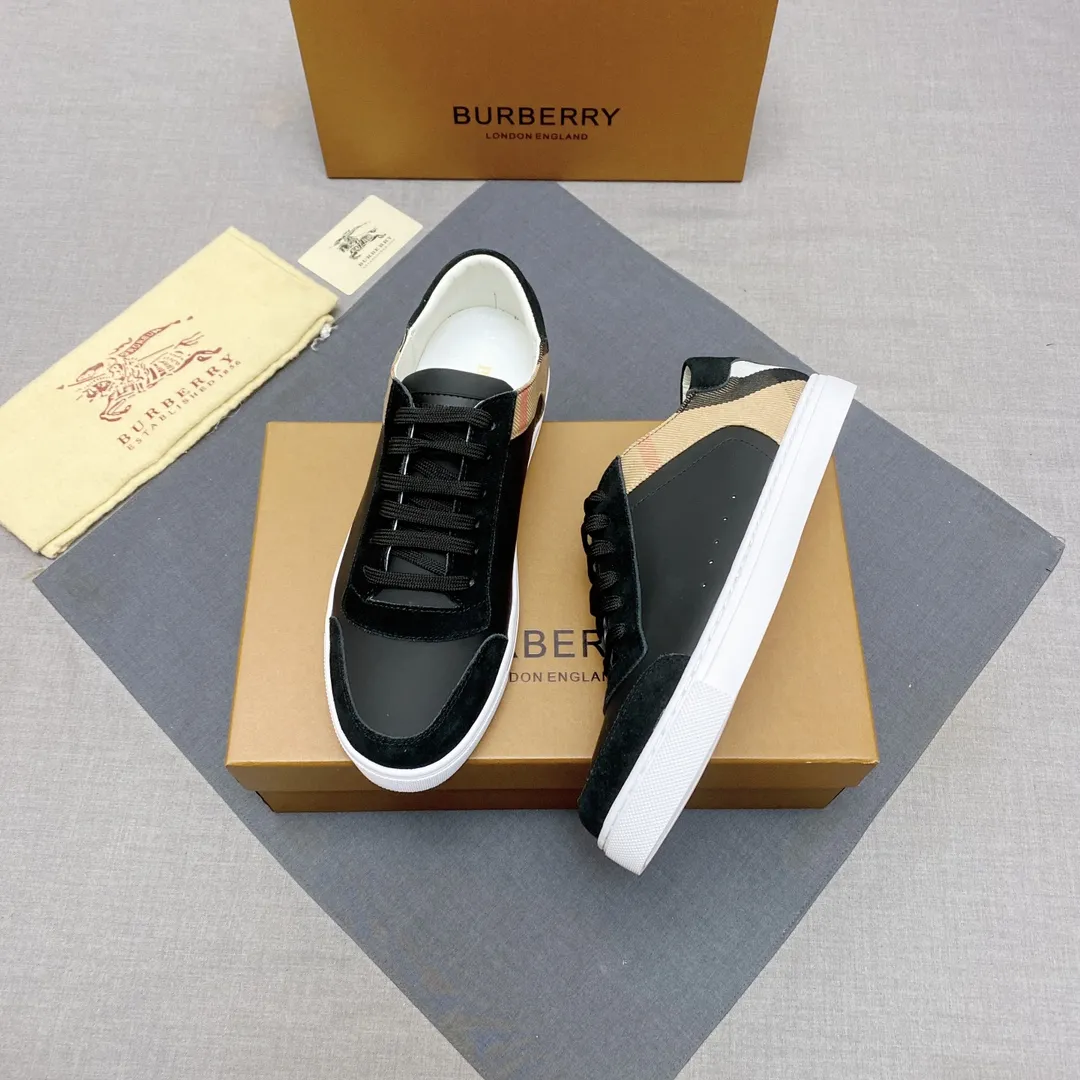 p400 【Burberry】Burberry’s new men’s casual shoes! Classic striped cloth paired with imported first-layer silk calfskin and high-mercerized nubuck leather. Real sheepskin lining is very comfortable. Original outsole. Two-color selection, details determine quality. Welcome to compare. Size: 38-44 No. 068